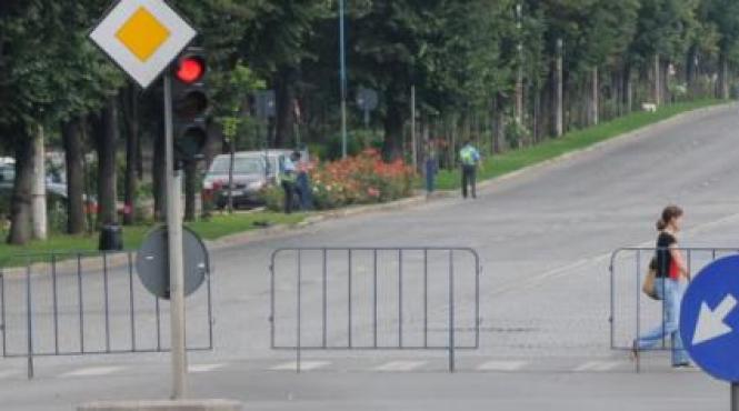 trafic rutier restrictionat sambata seara in centrul bucurestiului