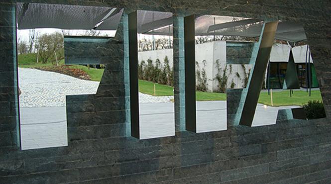 sase fosti oficiali fifa figureaza pe lista celor mai cautate persoane a interpol