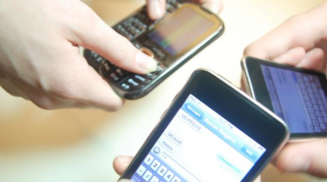 competitie acerba intre facebook si google