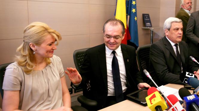 cum se hranea reteaua pdl ista in plina criza