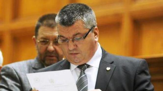 senator roman jefuit la amsterdam