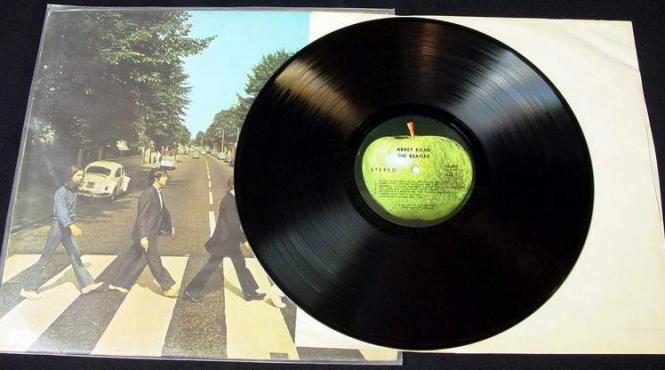 sesiunile de inregistrari ale trupei the beatles din studiourile apple din abbey road vor deveni comedie muzicala video