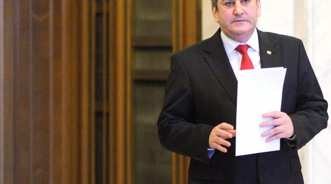 klaus iohannis l a desemnat pe oprea premier interimar