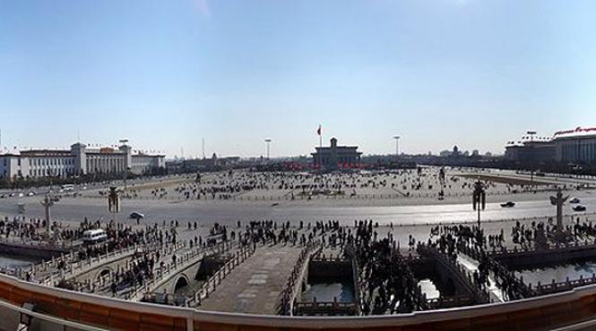 vezi de ce chinezii s au gandit sa construiasca o replica a pietei tiananmen