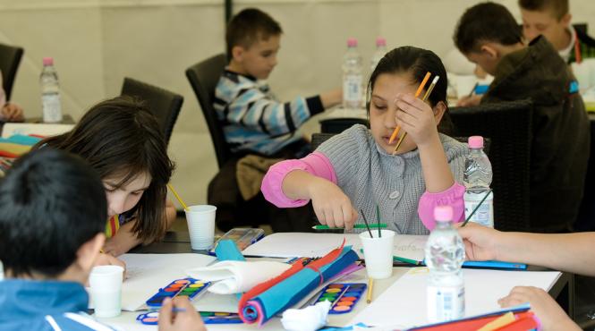 cursuri distractive pentru copii la scoala de vara de la palatul sutu