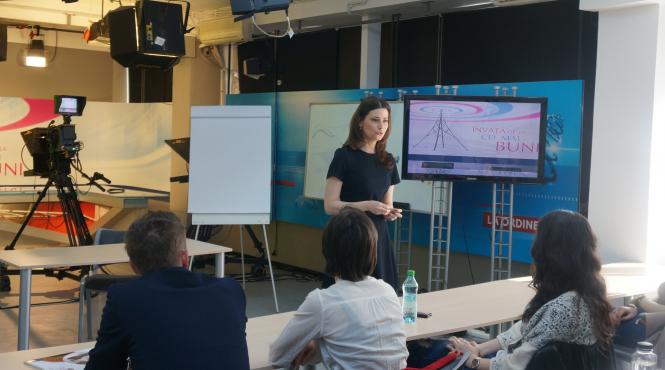 dupa trei luni cu 90 practica cursantii intact media academy sunt pregatiti pentru o cariera in televiziune