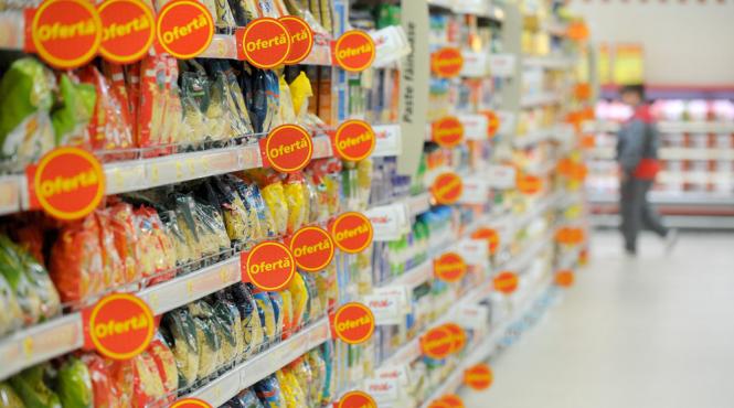 teodorovici supermarketurile vor fi obligate sa afiseze preturile cu trei luni inainte si dupa scaderea tva