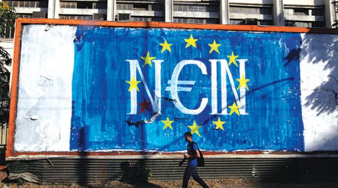 grecii in faliment romanii cu ochii pe euro