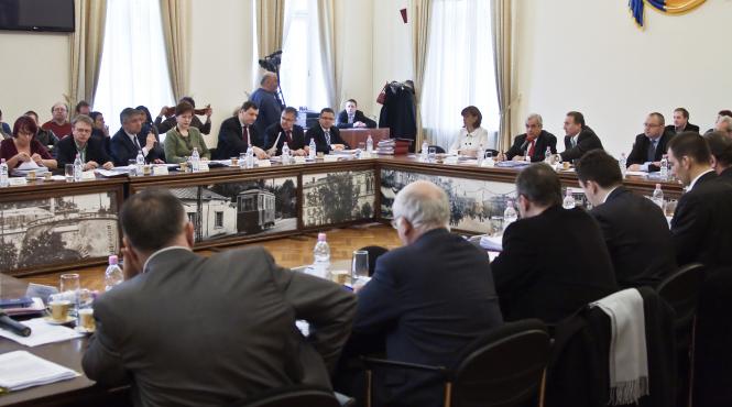 fericiti cei ce conduc iasiul marirea si decaderea averilor celor din conducerea capitalei moldovei