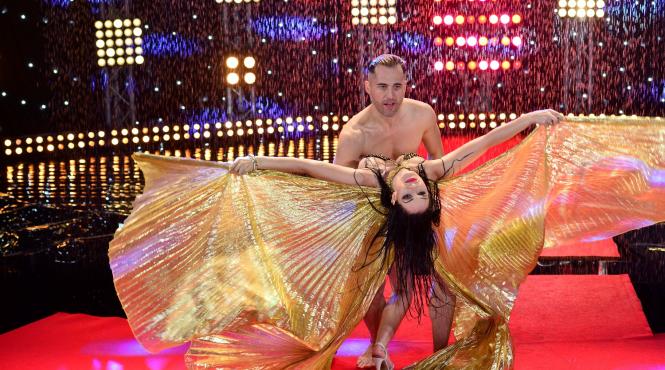 emilia ghinescu luis lazarus deea si dinu maxer iulian barbu victor yila antonio dos santos si marian mexicanu participa la splash vedete la apa