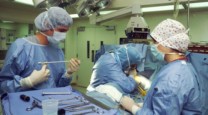 interventie chirurgicala in premiera la timisoara prima operatie cu un robot ultraperformant