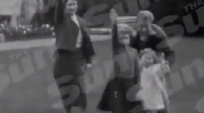 palatul buckingham a declansat o ancheta legata de filmul in care regina elizabeta a ii a face salutul nazist