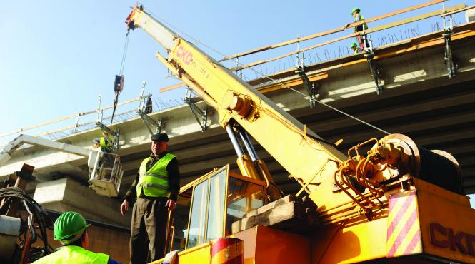 top 25 angajatori privati retail versus productie