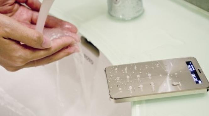 telefonul a carui baterie te tine 90 de zile