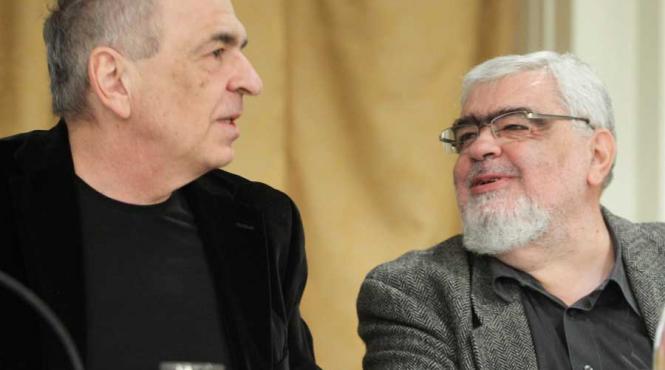 librareasa de la humanitas din sibiu data afara pentru ca nu i a dat discount lui plesu