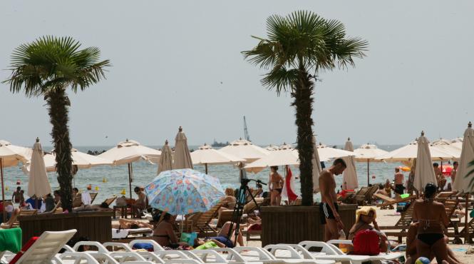 record de turisti si furturi pe litoral