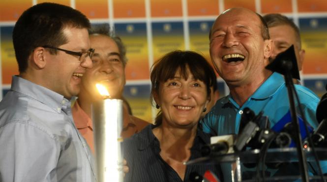 trei ani de la cel mai contestat referendum si niciun raspuns