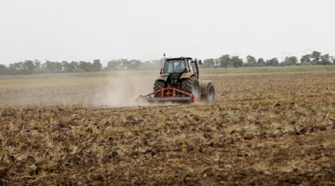 2 miliarde euro pierderi in agricultura din cauza secetei reducere de 1 5 la suta in pib