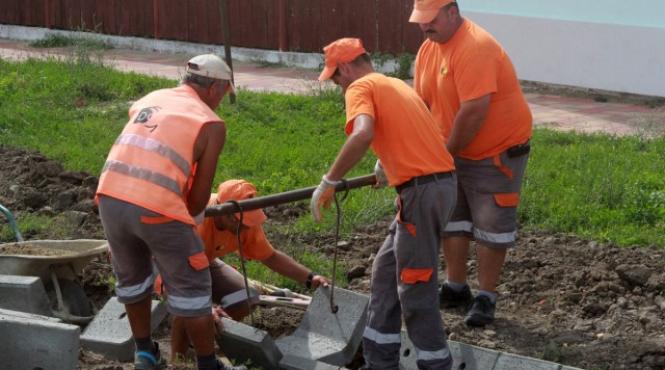 primaria din sannicolau mare s a apucat sa termine o lucrare pe care trebuia sa o finalizeze firma regelui asfaltului georgica cornu
