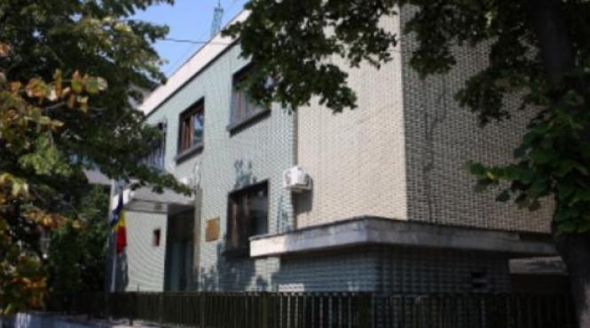 incredibil sase cercetatori romani au fost concediati pentru ca munceau prea mult