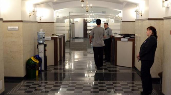 oficiali din primaria sectorului 1 retinuti de dna pentru luare de mita