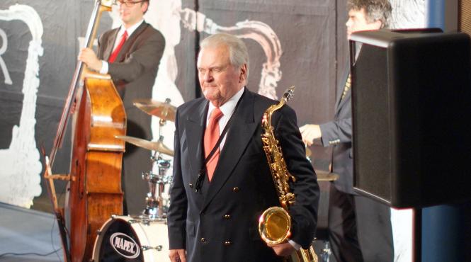 doliu in muzica mondiala a fost rapus de cancer