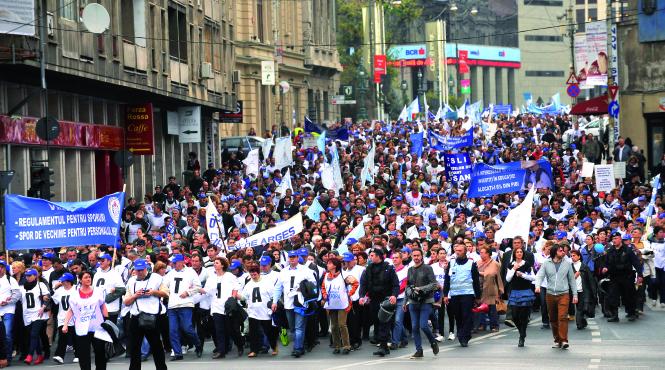 cum scoate guvernul romania in strada