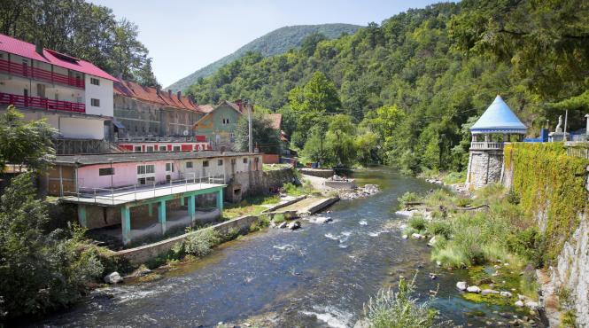 perlele turismului romanesc herculane de la statiunea nobilimii la paragina