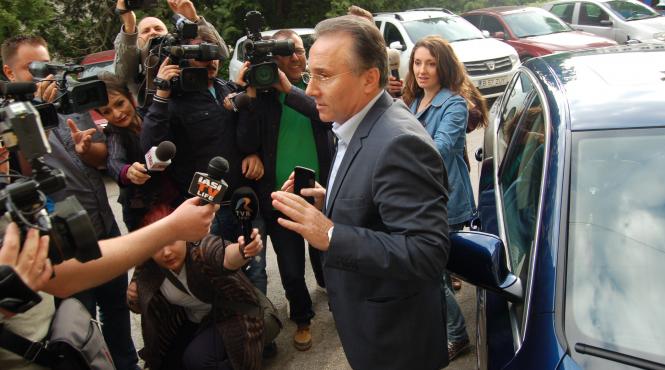 ex primarul de iasi gheorghe nichita ameninta cu excluderea din partid a unor membri
