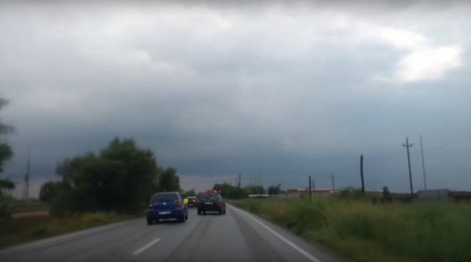 alai de nunta periculos faceau raliu in zig zag cu masinile video