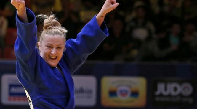 corina caprioriu medaliata cu argint la categoria 57 kg la mondialele de la astana