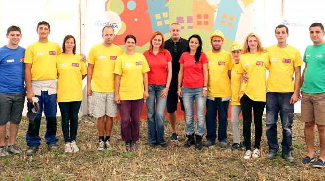 p fundatia vodafone romania deruleaza cel mai extins program de voluntariat in constructia de case