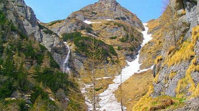 neatentia udice pe munte accident mortal in piatra craiului