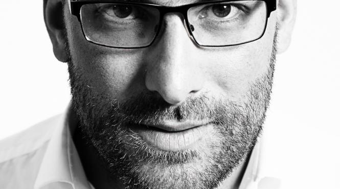 fotograful roman bogdan maran despre proiectul out and about este o bucatica din nebunia din capul meu