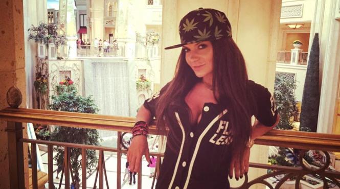 andreea antonescu mamica sexy de pe scena foto