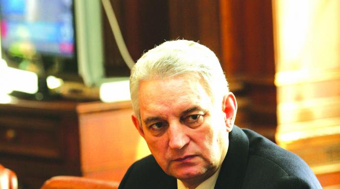 unde se duc parlamentarii atunci cand se retrag