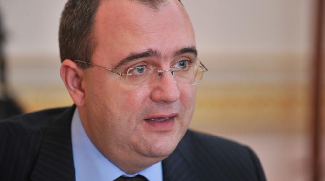 8 2 milioane de euro pentru avocatul doru bostina de la stat si din fonduri nerambursabile