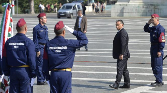 viktor orban trimite inca 900 de politisti la granita cu serbia
