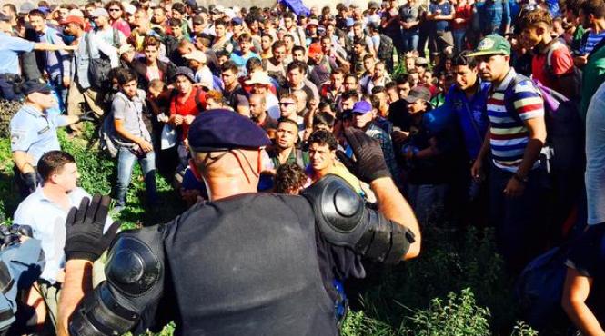 imagini live croatia excedata de numarul mare de migranti isi inchide granitele