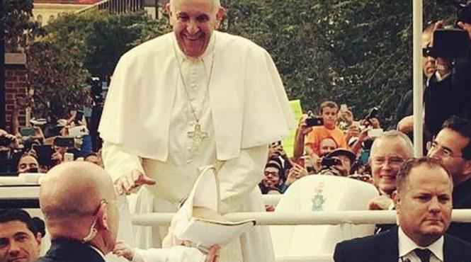 video de ce papa francisc s a amuzat copios in timpul plimbarii prin philadelphia