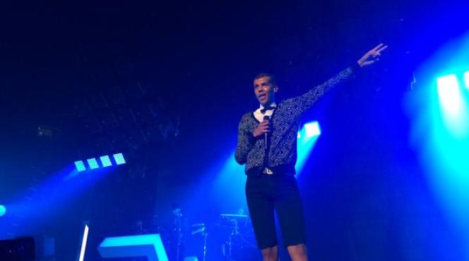 succes rasunator al cantaretului belgian stromae la madison square garden
