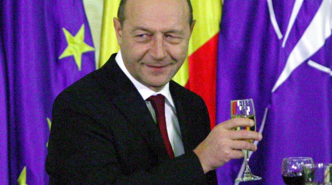 traian basescu scapa de dosarul tiganca imputita