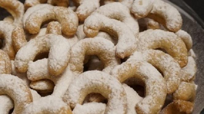 reteta zilei de luni cornulete cu nuci reteta ardeleneasca