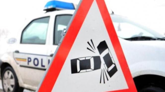 trei persoane accidentate grav dupa ce masina de teren in care se aflau s a rasturnat