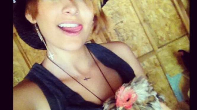 la numai 17 ani fiica lui michael jackson se marita