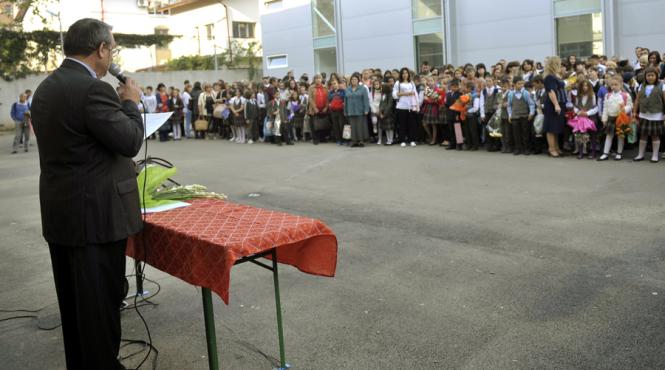 guvern salariile personalului din educatie mai mari cu 15 de la 1 decembrie