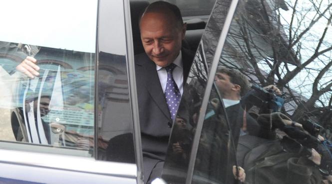 traian basescu pas cu pas dar repede trebuia sa stim deja numele premierului desemnat