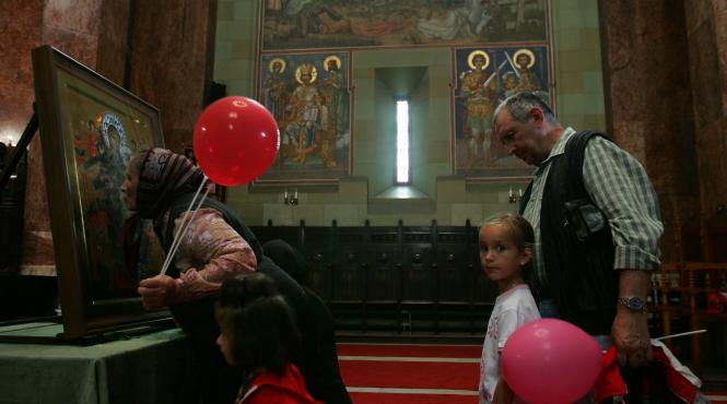 studiu copii ateilor sunt mai empatici iar cei din familiile religioase mai severi