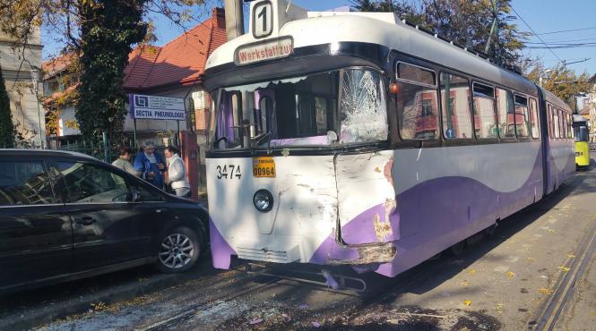 grav accident rutier la timisoara un tramvai a lovit o betoniera 13 raniti