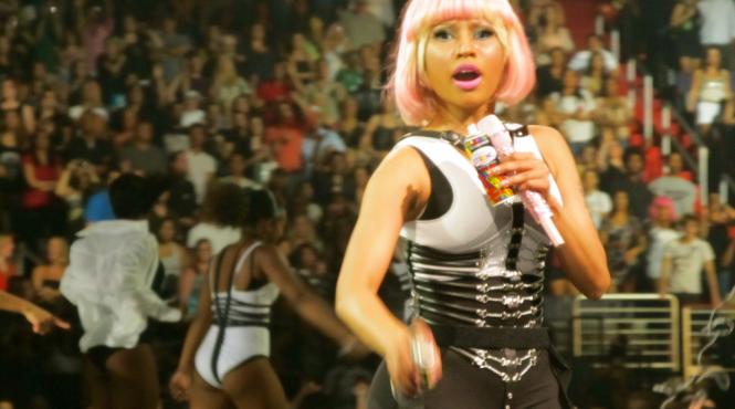 nicki minaj ar putea fi data in judecata de fostul ei partener pentru procent din castiguri